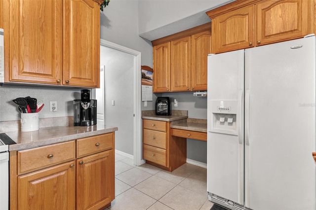 93 FAIRWAY CIRCLE, Umatilla, FL 32784