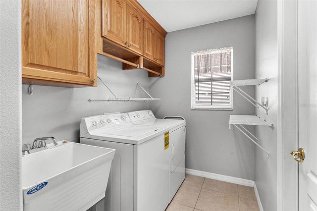 93 FAIRWAY CIRCLE, Umatilla, FL 32784