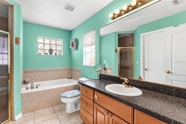 93 FAIRWAY CIRCLE, Umatilla, FL 32784