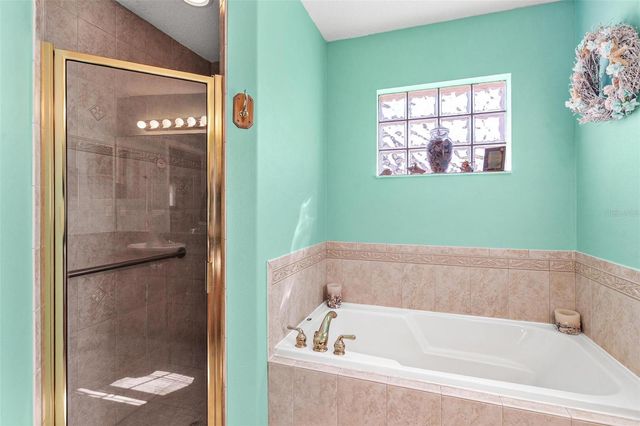 93 FAIRWAY CIRCLE, Umatilla, FL 32784