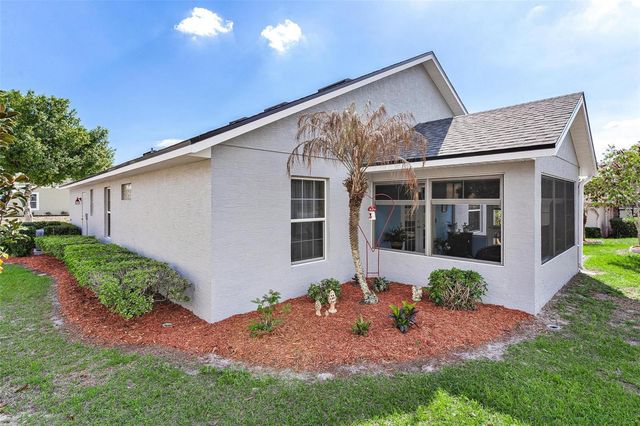 93 FAIRWAY CIRCLE, Umatilla, FL 32784