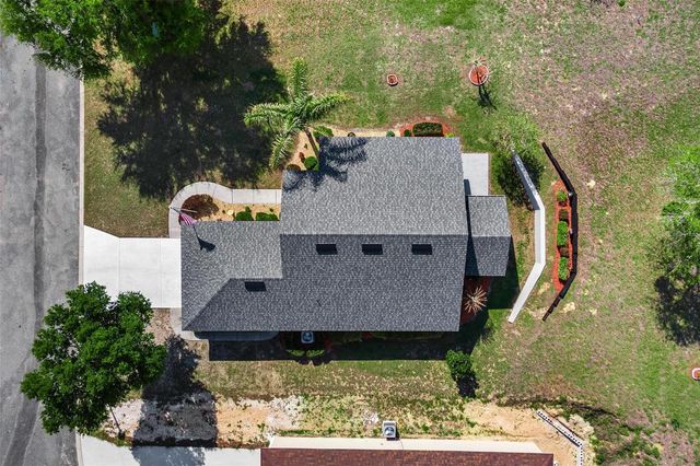 93 FAIRWAY CIRCLE, Umatilla, FL 32784