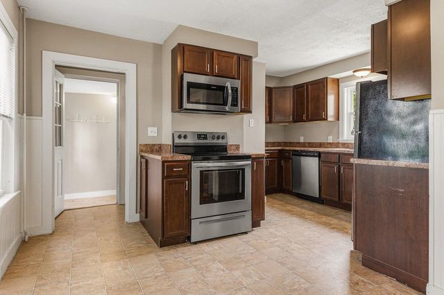 2 Lee Street, Somersworth, NH 03878