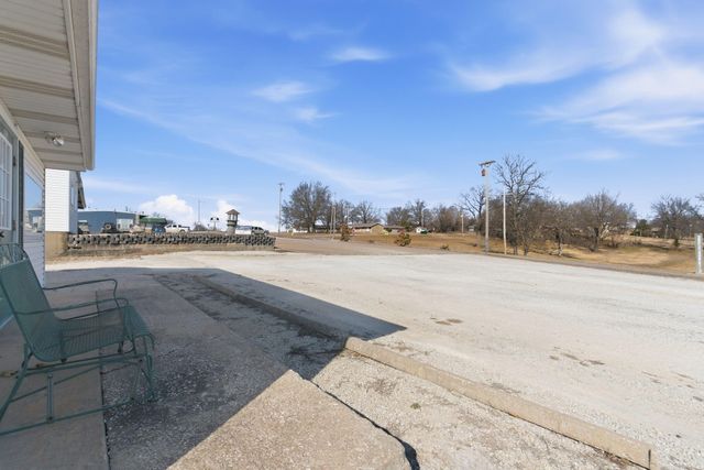 312 Rb Road, Stockton, MO 65785