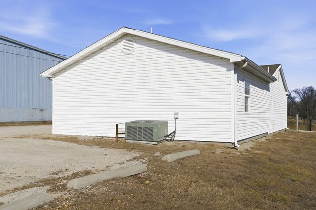 312 Rb Road, Stockton, MO 65785