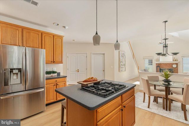 12221 HARBOR TOWN CIR, Fairfax, VA 22033