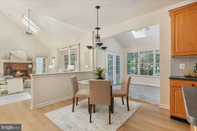 12221 HARBOR TOWN CIR, Fairfax, VA 22033