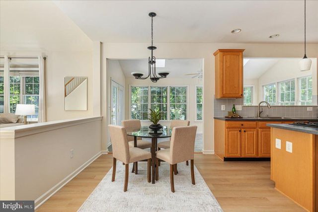 12221 HARBOR TOWN CIR, Fairfax, VA 22033