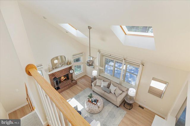 12221 HARBOR TOWN CIR, Fairfax, VA 22033