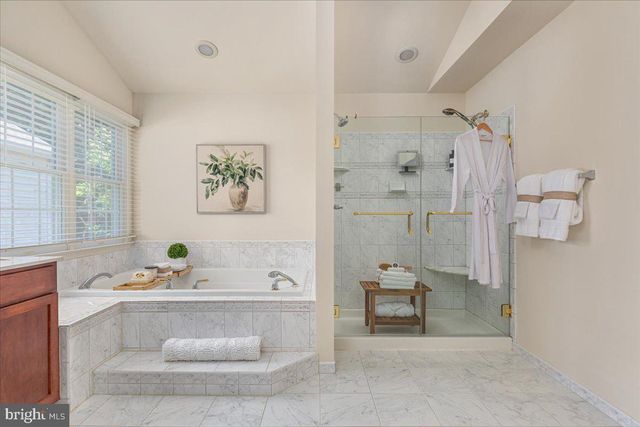 12221 HARBOR TOWN CIR, Fairfax, VA 22033