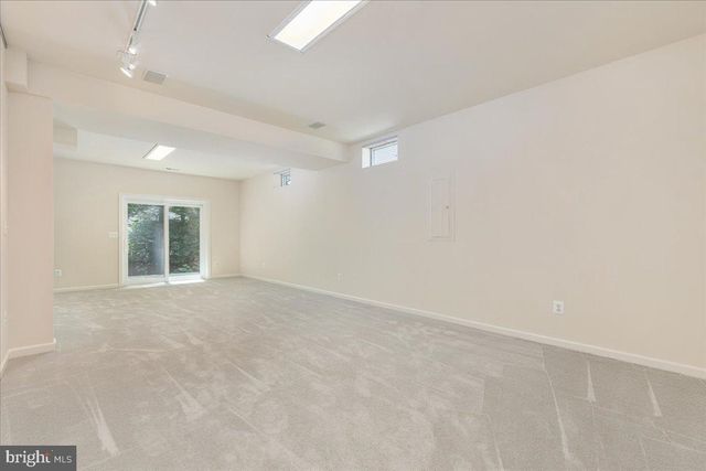 12221 HARBOR TOWN CIR, Fairfax, VA 22033
