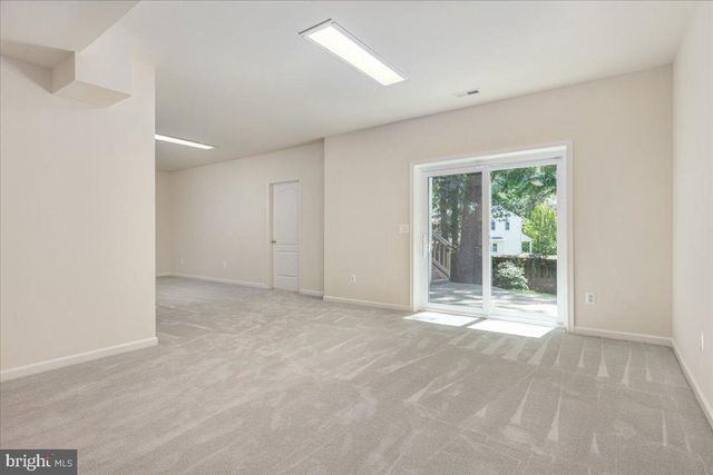 12221 HARBOR TOWN CIR, Fairfax, VA 22033