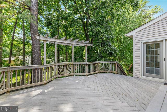 12221 HARBOR TOWN CIR, Fairfax, VA 22033