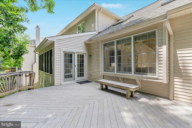 12221 HARBOR TOWN CIR, Fairfax, VA 22033
