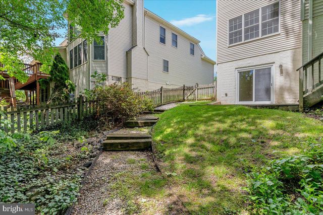 12221 HARBOR TOWN CIR, Fairfax, VA 22033
