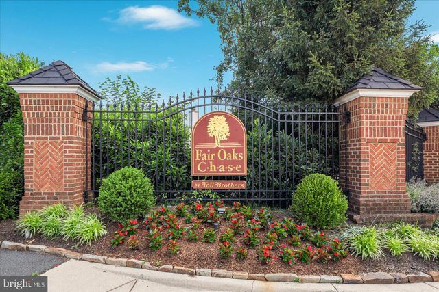 12221 HARBOR TOWN CIR, Fairfax, VA 22033