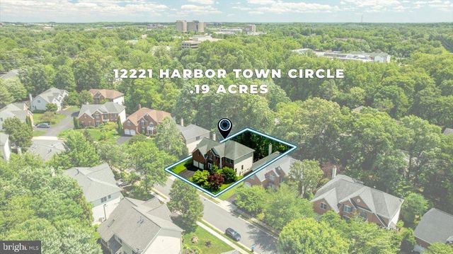 12221 HARBOR TOWN CIR, Fairfax, VA 22033