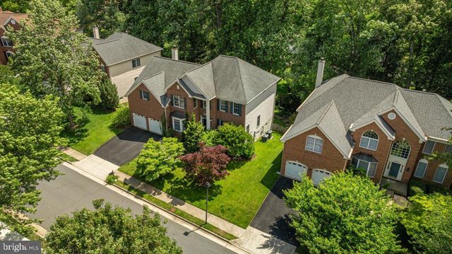 12221 HARBOR TOWN CIR, Fairfax, VA 22033