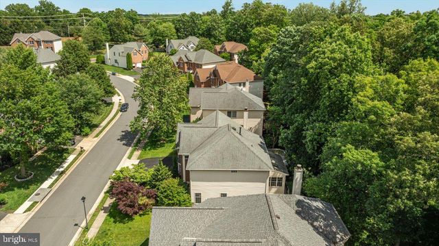 12221 HARBOR TOWN CIR, Fairfax, VA 22033