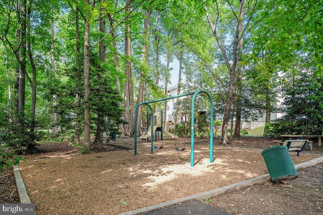12221 HARBOR TOWN CIR, Fairfax, VA 22033