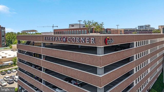 12221 HARBOR TOWN CIR, Fairfax, VA 22033