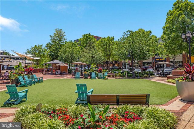 12221 HARBOR TOWN CIR, Fairfax, VA 22033