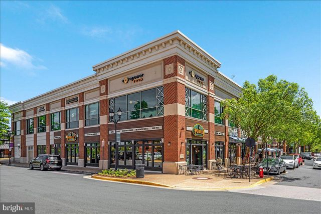 12221 HARBOR TOWN CIR, Fairfax, VA 22033
