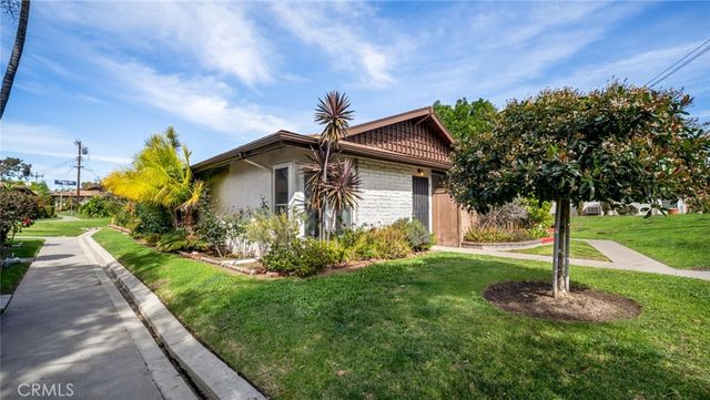 1800 E Heim 29, Orange, CA 92865