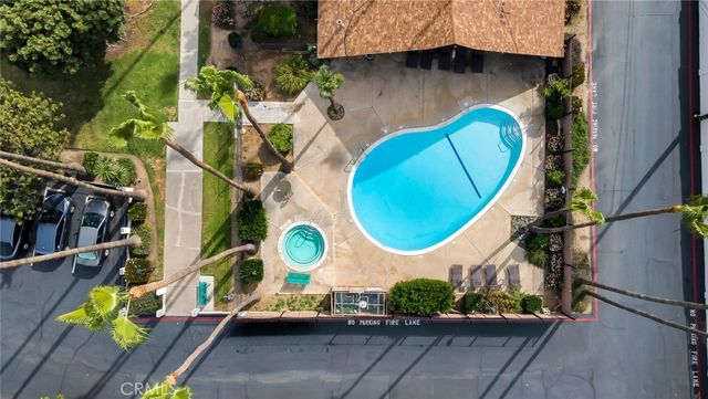 1800 E Heim 29, Orange, CA 92865