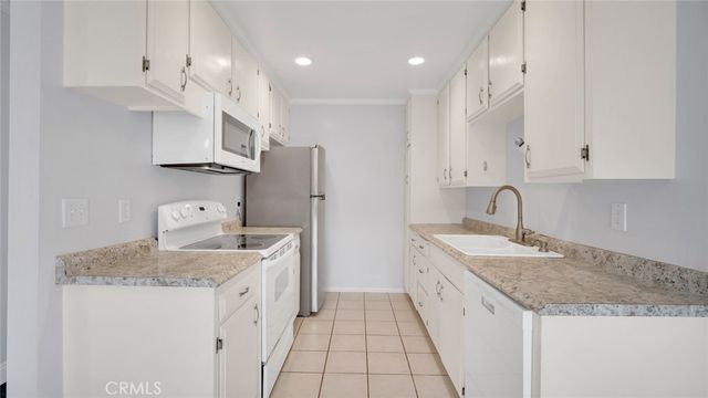 1800 E Heim 29, Orange, CA 92865
