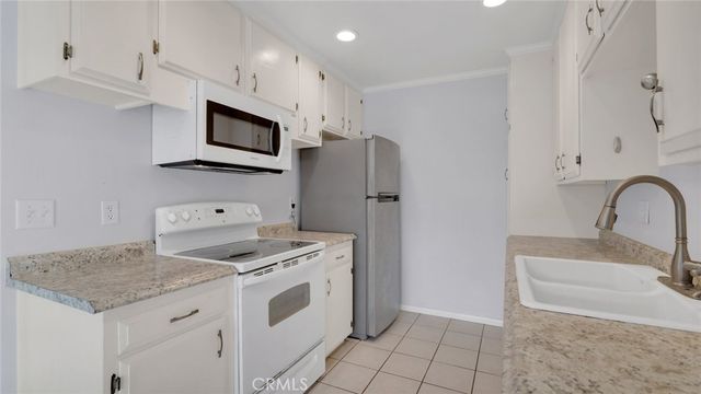 1800 E Heim 29, Orange, CA 92865