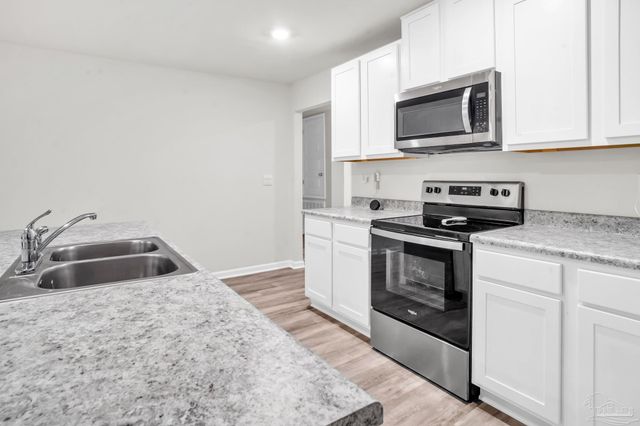 1760 Paisleigh Dr, Pensacola, FL 32534