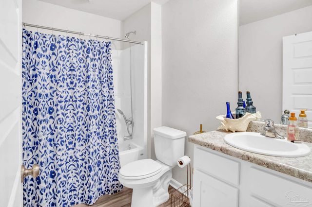 1760 Paisleigh Dr, Pensacola, FL 32534