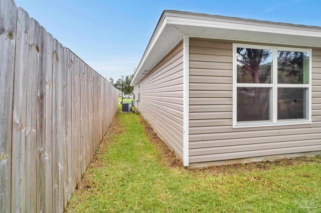 1760 Paisleigh Dr, Pensacola, FL 32534