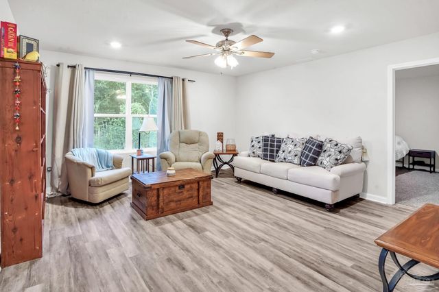 1760 Paisleigh Dr, Pensacola, FL 32534