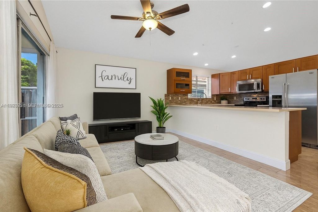 113 Danielle Ct, Weston, FL 33326