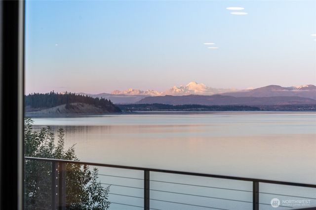 1067 Cavalero Road, Camano Island, WA 98282