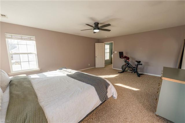 221 Dogwood RD, Yorktown, VA 23690