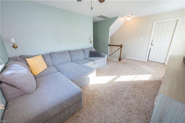 221 Dogwood RD, Yorktown, VA 23690