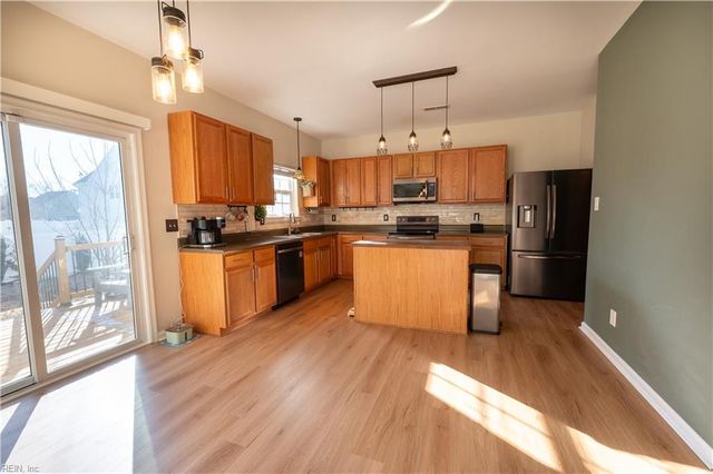 221 Dogwood RD, Yorktown, VA 23690