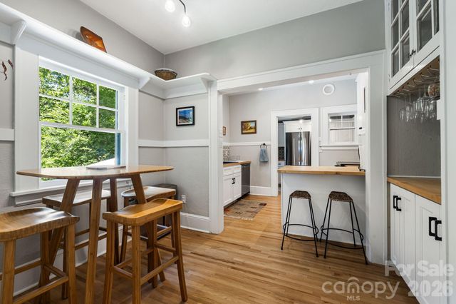 25 Saint Dunstans Circle, Asheville, NC 28803