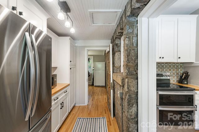 25 Saint Dunstans Circle, Asheville, NC 28803