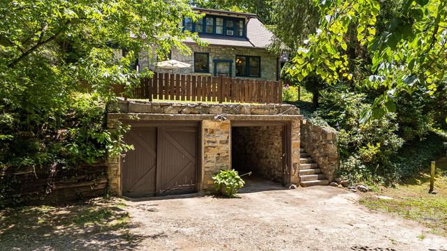 25 Saint Dunstans Circle, Asheville, NC 28803
