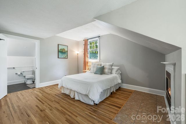 25 Saint Dunstans Circle, Asheville, NC 28803
