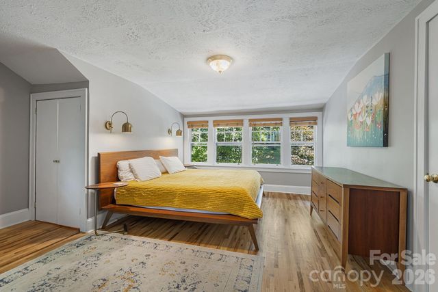 25 Saint Dunstans Circle, Asheville, NC 28803