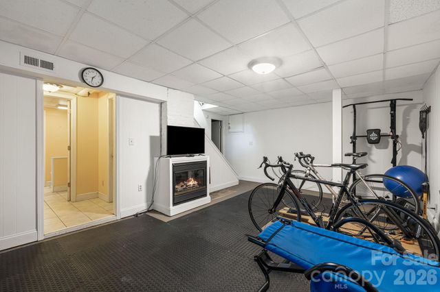25 Saint Dunstans Circle, Asheville, NC 28803