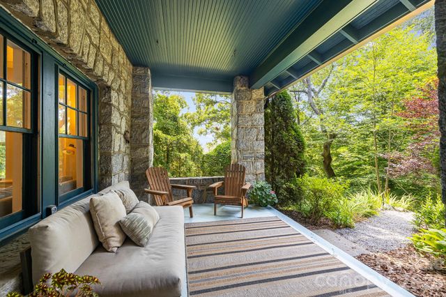 25 Saint Dunstans Circle, Asheville, NC 28803