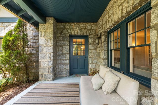 25 Saint Dunstans Circle, Asheville, NC 28803