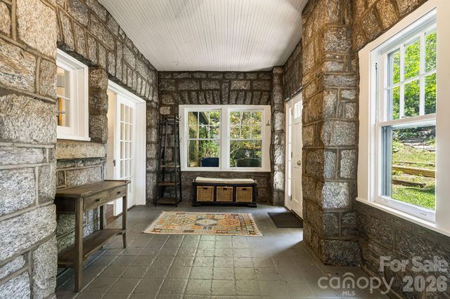 25 Saint Dunstans Circle, Asheville, NC 28803