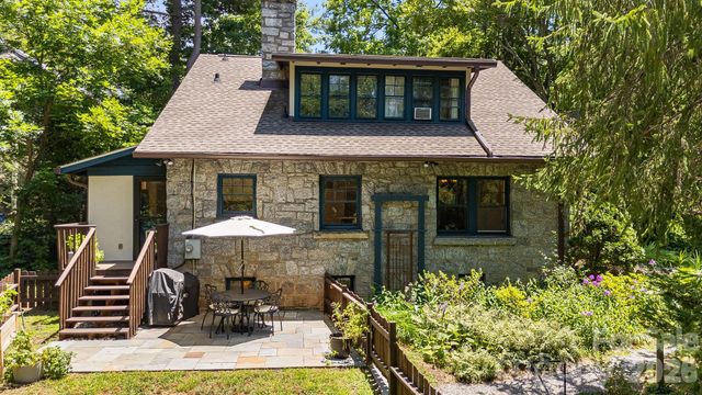 25 Saint Dunstans Circle, Asheville, NC 28803